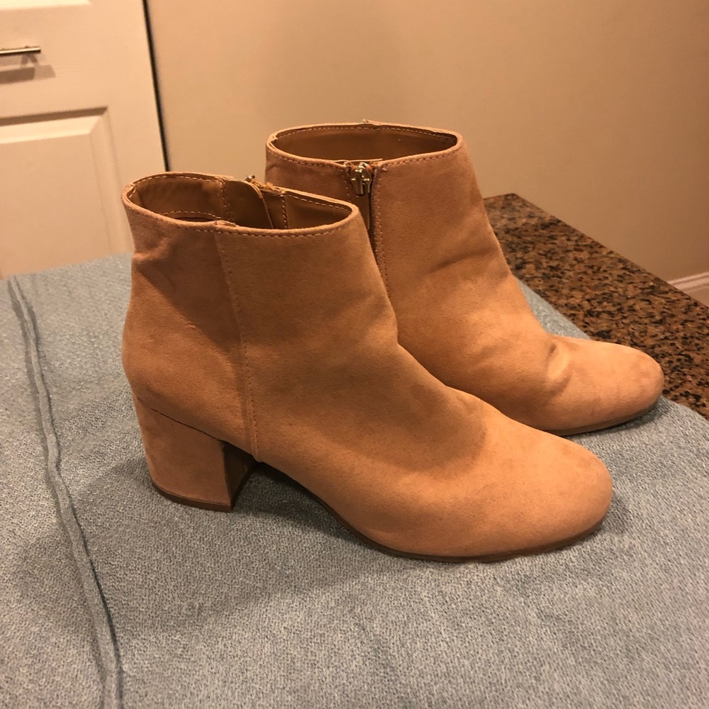 Libby Edelman booties